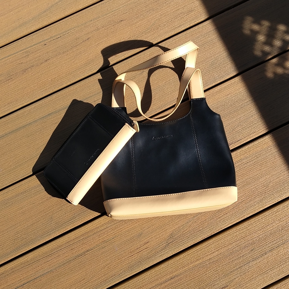 Liz claiborne purse and wallet